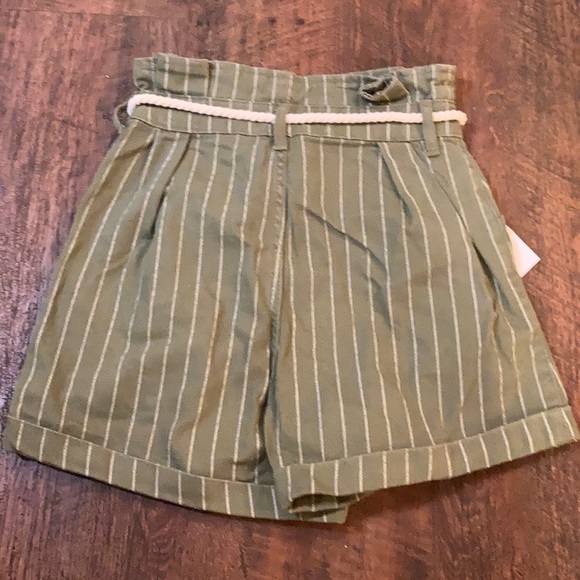 NWT TopShop Green Stripe Paperbag Shorts - Picture 4 of 5